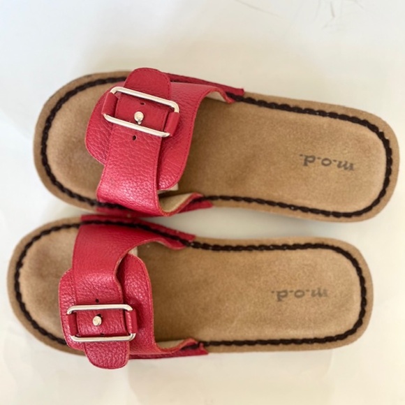 m.o.d Red lLeather Sandals - Picture 2 of 5